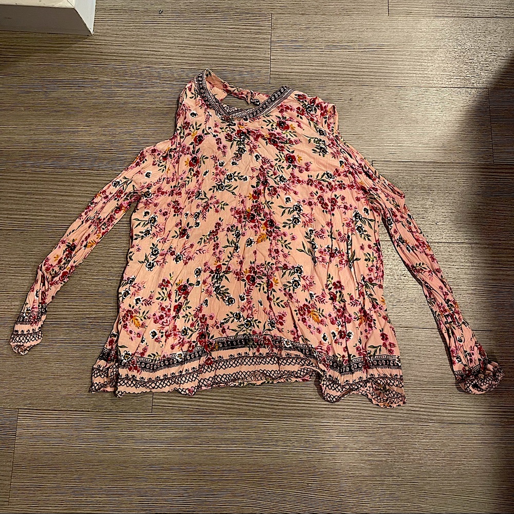 Long sleeve from Francesca’s. Size large.